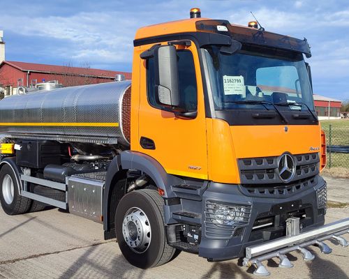 Цистерна для питьевой воды типа AC100.08 объемом 10 м3 на шасси Mercedes Benz Arocs 5 1827 L 4x2 B 08 - F1S, одна машина доставлена ​​в г. Чисточи Подгорица, Черногория Срок поставки 15.11.2023.