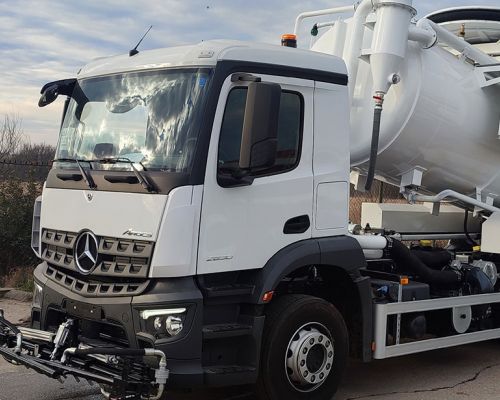 Canal Jet VA-SL 5000-7000 combined vehicle on Mercedes Benz Arocs 5 2630 L chassis, delivered one vehicle to Monteput Montenegro. Date of delivery 27.12.2023.