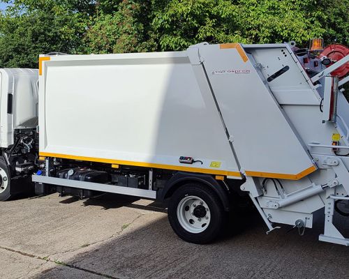 Garbage collection vehicle ISUZU P75 K 5.2, two vehicles delivered to the Municipality of Kočane in North MacedoniaDate of delivery 07/17/2023.